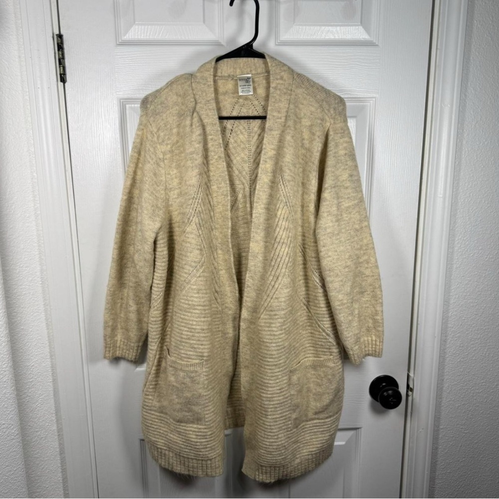 Terra & Sky Cream‎ Cardigan Sweater